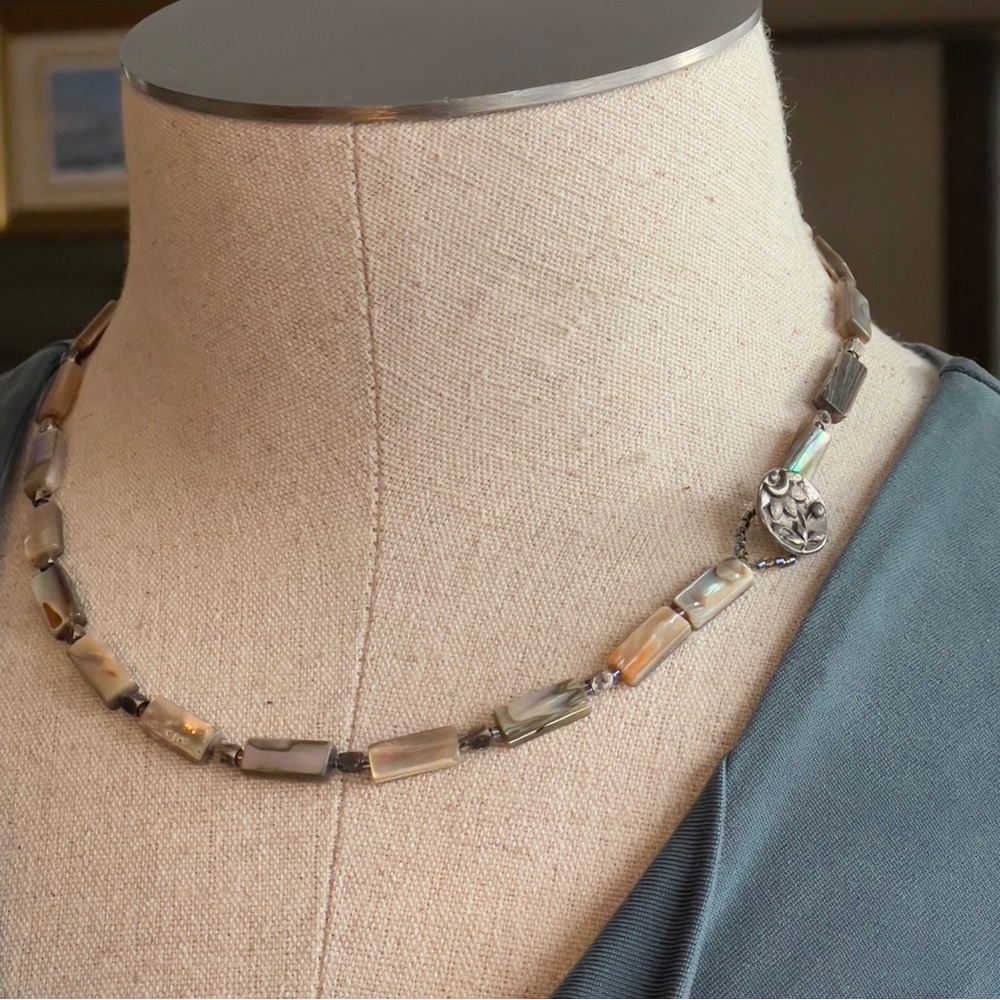 Vintage Artisan 18” Abalone & Bone Shell Necklace w/ Botanical Silver Clasp 🐚 - Picture 5 of 14